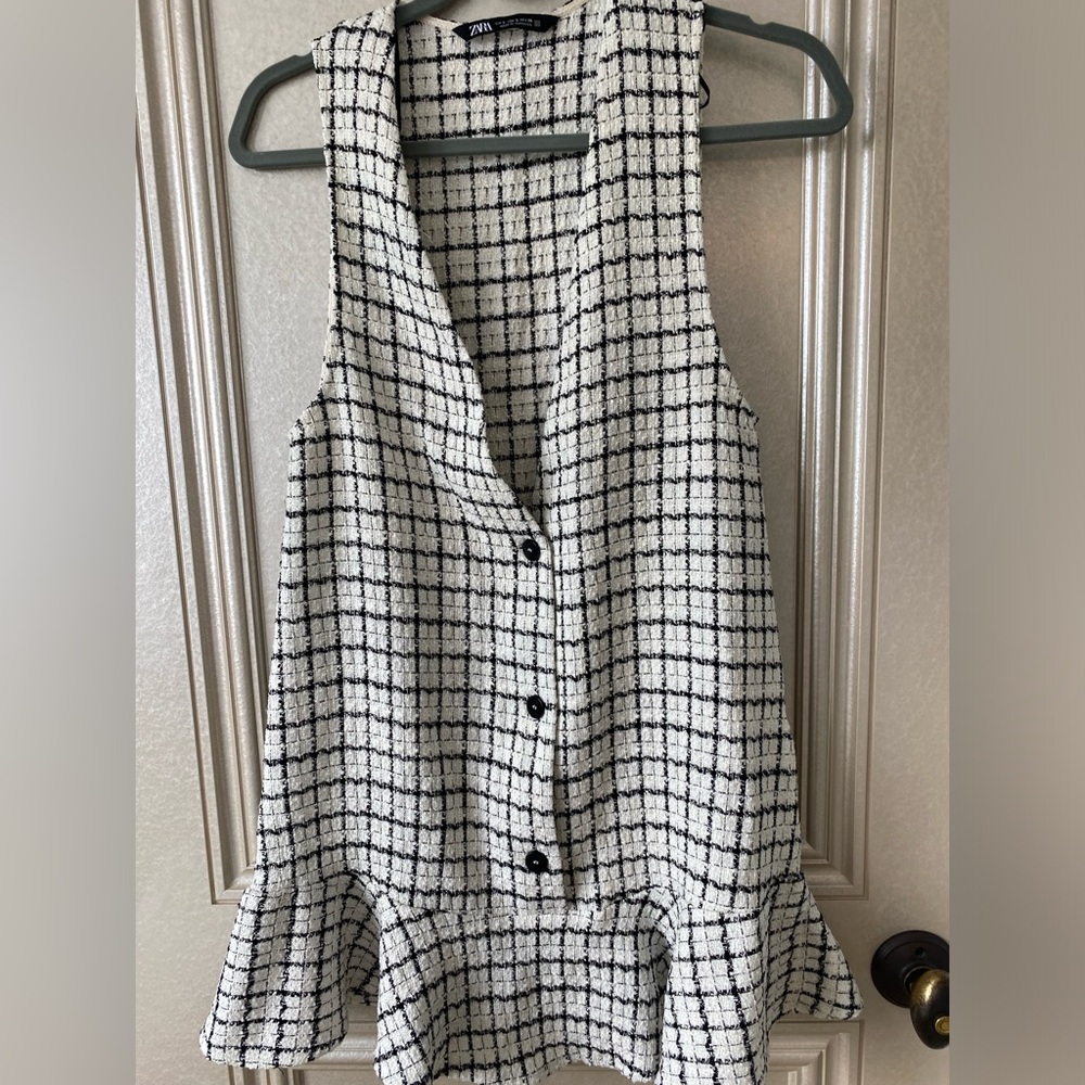 Preloved Zara tweed mini dress in excellent condition.